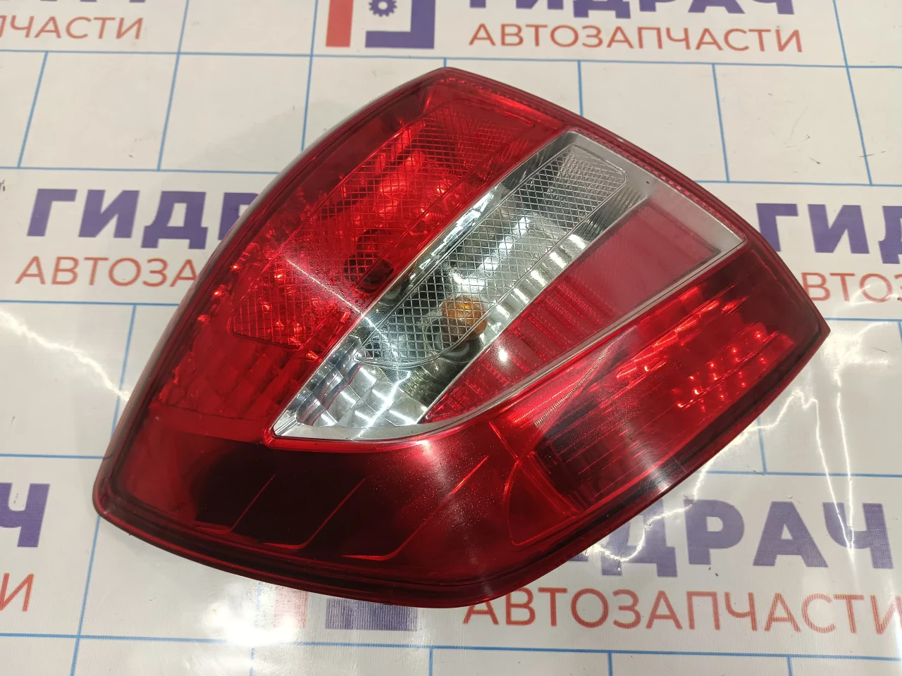 Фонарь задний левый Lada Granta 21903716011